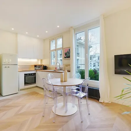 Comfy Suite By Les Maisons De Charloc Homes Boulogne-Billancourt Exterior photo