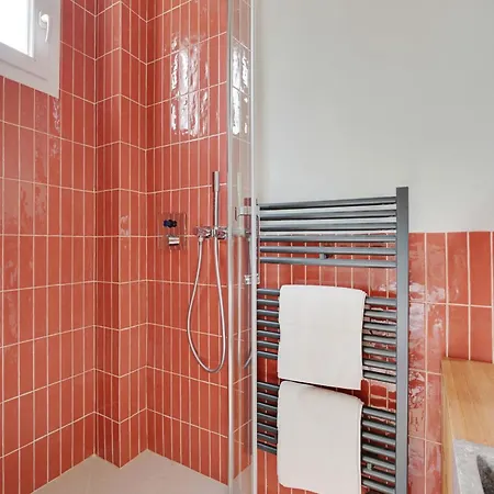 Comfy Suite By Les Maisons De Charloc Homes Boulogne-Billancourt Exterior photo
