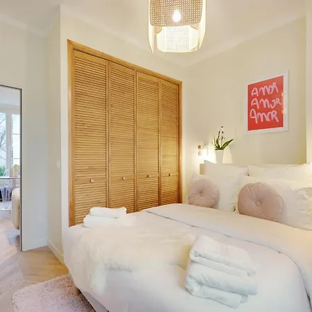 Comfy Suite By Les Maisons De Charloc Homes Boulogne-Billancourt Exterior photo
