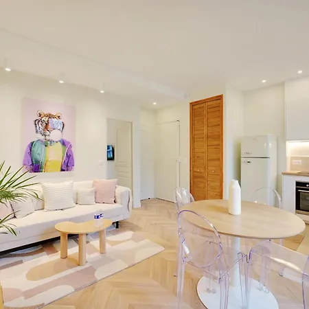 Comfy Suite By Les Maisons De Charloc Homes Boulogne-Billancourt Exterior photo