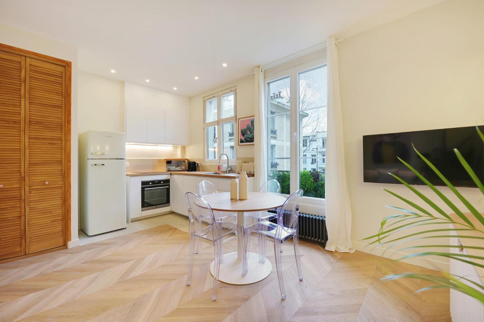 Apartment Comfy By Les Maisons De Charloc Homes