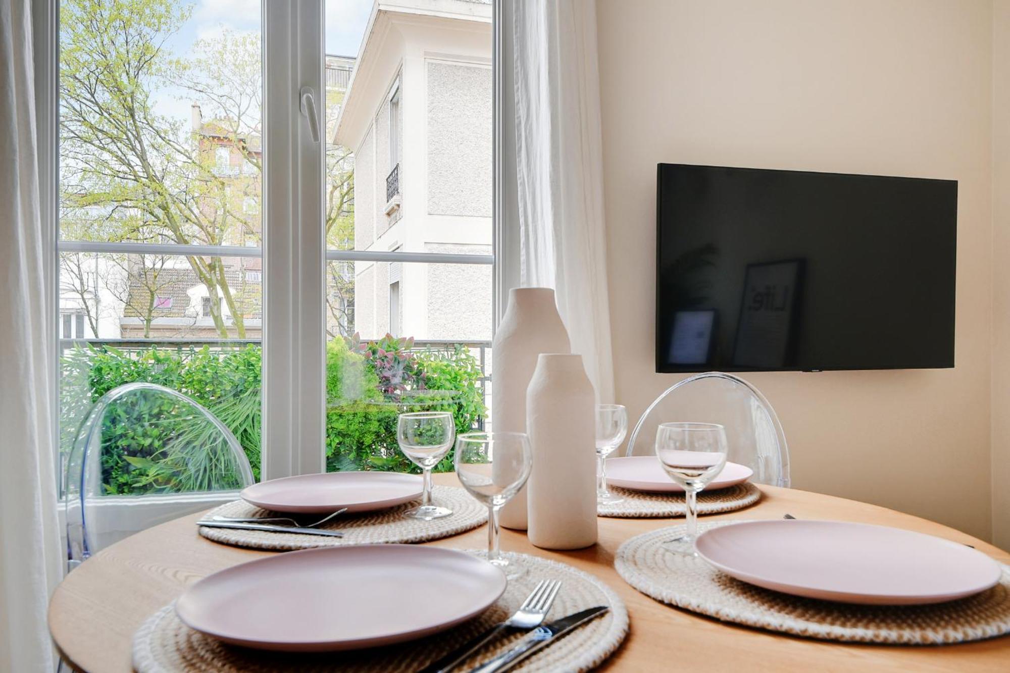 Apartment Comfy By Les Maisons De Charloc Homes